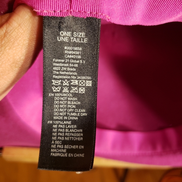 FOREVER 21 FLOPPY HAT - Picture 10 of 10